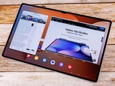 El sucesor del Galaxy Tab S10 Ultra (en la imagen) parece tener una muesca más pequeña. (Fuente de la imagen: Notebookcheck)