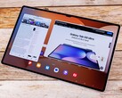El sucesor del Galaxy Tab S10 Ultra (en la imagen) parece tener una muesca más pequeña. (Fuente de la imagen: Notebookcheck)