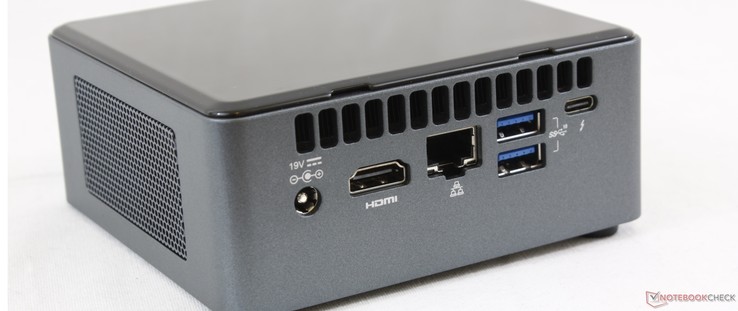 Detrás: Adaptador de CA, HDMI 2.0, Gigabit RJ-45, 2x USB 3.1 Gen. 2, Thunderbolt 3