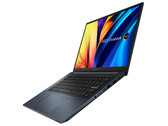 El Vivobook Pro 14 OLED combina el Core i7-12700H y la RTX 3050 en un paquete de 1,4 kg. (Fuente de la imagen: ASUS)