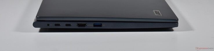 izquierda: puerto de carga, 2x USB4, HDMI, USB A 3.2 Gen 1
