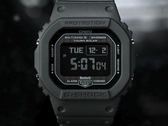 Un primer plano de la pantalla del Casio G-Shock GW-BX5600-1A1, sobre un fondo oscuro.