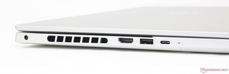 Izquierda: adaptador de CA, HDMI 2.0, USB-A 3.2 Gen. 1, USB=C Thunderbolt 4 con Power Delivery + DisplayPort