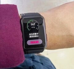 El Huawei Watch D debería lanzarse en diez días. (Fuente de la imagen: Weibo)