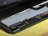 Las almohadillas térmicas pueden mejorar el rendimiento del último MacBook Air. (Fuente de la imagen: Max Tech)