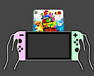 Nintendo Switch en la mano con la tarjeta de juego virtual de Super Mario 3D World expuesta.