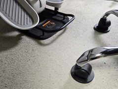 La distancia entre la silla y la bicicleta elíptica debe ser la adecuada