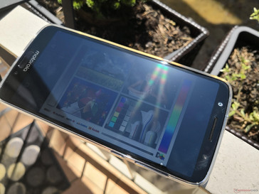 Motorola Moto G6 en luz solar directa