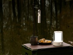 La Xiaomi Multi-function Camping Lantern ya está disponible en el sitio web global de la marca. (Fuente de la imagen: Xiaomi)