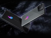 El ROG Phone 8 tiene un diseño más sencillo que sus predecesores. (Fuente de la imagen: ASUS)