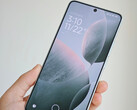 El Redmi K70E, que aparece aquí en una foto de un vídeo filtrado, se lanzará probablemente a nivel mundial como Poco F6. (Imagen: Weibo)