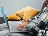 El Lenovo Yoga Slim 7 Carbon ya está disponible con la oferta de AMD Ryzen 5000. (Fuente de la imagen: Lenovo)