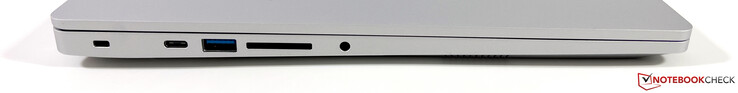 Lado izquierdo: Bloqueo Kensington, USB-C 3.2 Gen.2 (10 Gbps, DisplayPort-ALT modo 1.4, Power Delivery), USB-A 3.2 Gen.1 (5 Gbps), lector de tarjetas, conector estéreo de 3,5 mm