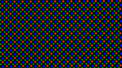 La pantalla OLED utiliza una matriz de subpíxeles RG/BG formada por un LED rojo, uno azul y uno verde cada uno.