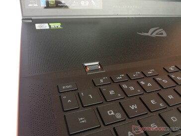 Asus ROG Zephyrus S17 - Rueda de volumen