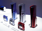 Los nuevos diseños de Playstation 5 de Sony, incluido el mando. (Foto: Andreas Sebayang/Notebookcheck.com)