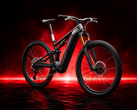 La bicicleta eléctrica de montaña S-Works Turbo Levo R Ultralight ofrece un par de 111 Nm y una potencia máxima de 850 W.
