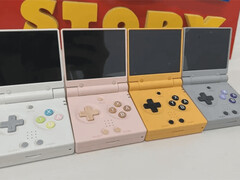 El Miyoo Mini Flip en sus cuatro colores de lanzamiento propuestos. (Fuente de la imagen: u/TenLevels)