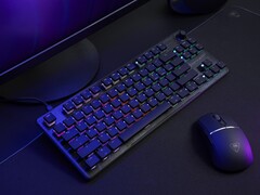Teclado Turtle Beach Vulcan II TKL y ratón inalámbrico para juegos Burst II Pro sobre el escritorio (Fuente de la imagen: Turtle Beach PR)