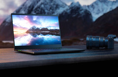 El Blade 15 con pantalla OLED de 240 Hz no estará disponible hasta el cuarto trimestre de 2022. (Fuente de la imagen: Razer)