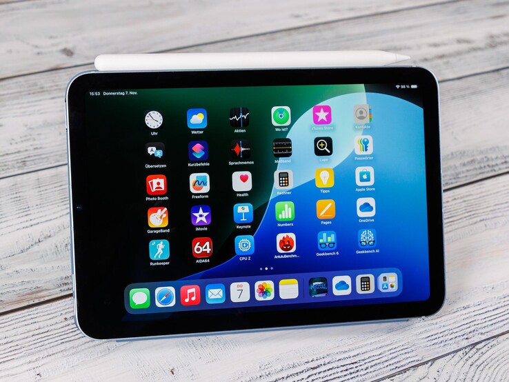 El Apple iPad mini 7 tiene una pantalla de 8,3 pulgadas con una buena calidad de imagen. (Fuente de la imagen: Daniel Schmidt)