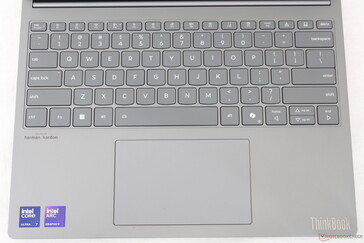 Teclas dedicadas de extensión de pantalla y widgets cerca de la esquina superior derecha del teclado