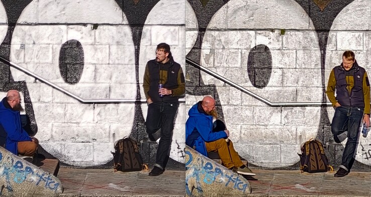 Oppo a la izquierda, Vivo a la derecha.