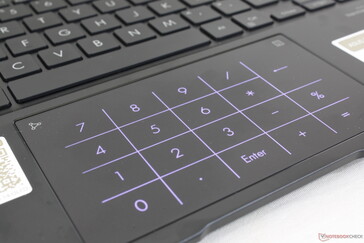 El teclado numérico virtual está muy bien, pero por desgracia no incluye respuesta táctil