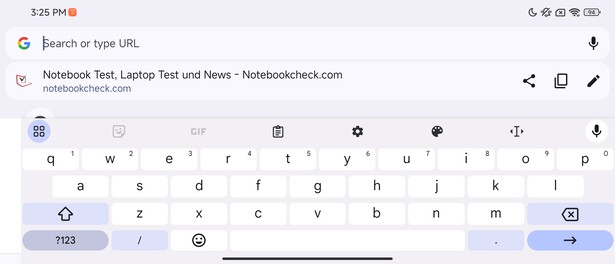 Teclado en la pantalla exterior, modo horizontal (Google Gboard)