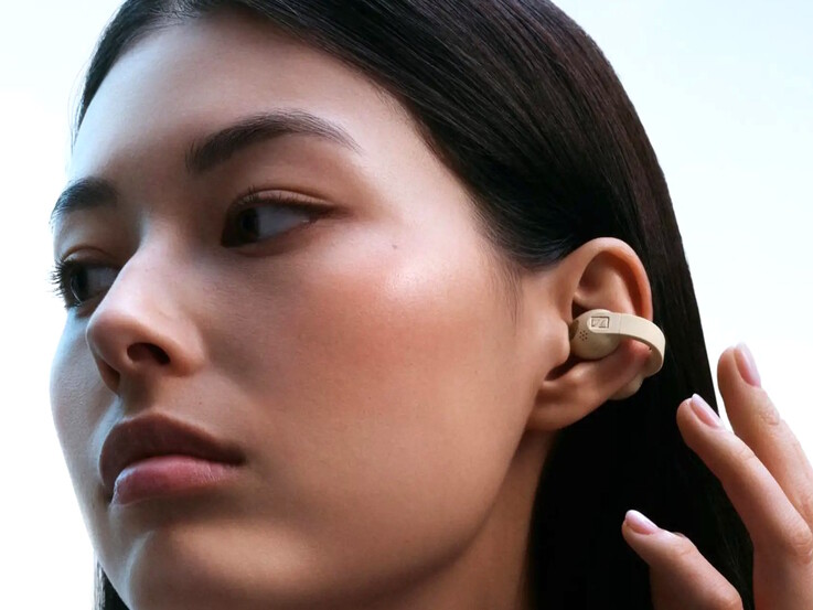 Los Sennheiser Accentum Clip están diseñados para permanecer puestos incluso durante el ejercicio, al tiempo que permiten a quienes los llevan escuchar lo que ocurre a su alrededor por motivos de seguridad.