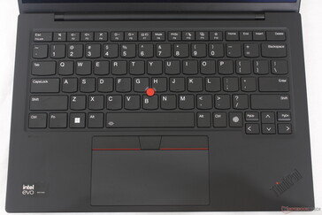 Disposición familiar del teclado ThinkPad pero con pequeños cambios en los iconos de las teclas de función