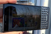 Uso del BlackBerry KEY2 LE en exteriores con brillo de pantalla medio