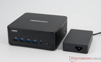 Geekom IT13 Max con fuente de alimentación (19 V; 6,32 A)