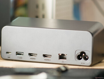 Estación de acoplamiento USB-C MOKiN 13 en 1: puertos traseros vacíos