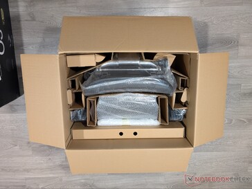 Una de las cajas que incluye el asiento.