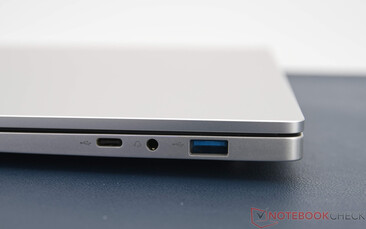 Ninkear S14 - Conexiones a la derecha