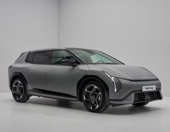 El utilitario eléctrico Kia EV4 (Fuente de la imagen: Kia)