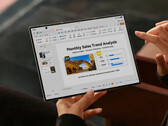 La serie Mate XT de Huawei son por el momento los únicos smartphones triples fabricados en serie, Mate XTs en la imagen. (Fuente de la imagen: Huawei)