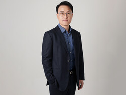 EVP BD Yang, subdirector del equipo de tecnología de componentes básicos