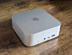 El SEi13 comparte el mismo diseño que el GTi13 Ultra pero en un paquete más pequeño y ligero (Fuente de la imagen: Notebookcheck)