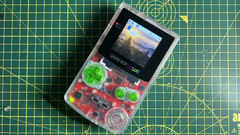 Un kit ReBoy completamente montado con una Raspberry Pi Zero y una carcasa GameBoy Color disponibles por separado (imagen: Kickstarter).