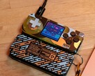 El PicoSystem es una consola de juegos portátil basada en el microcontrolador RP2040. (Fuente de la imagen: Pimoroni)