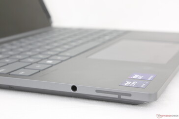 Aspecto y materiales ThinkBook familiares a pesar de las exclusivas características de hardware