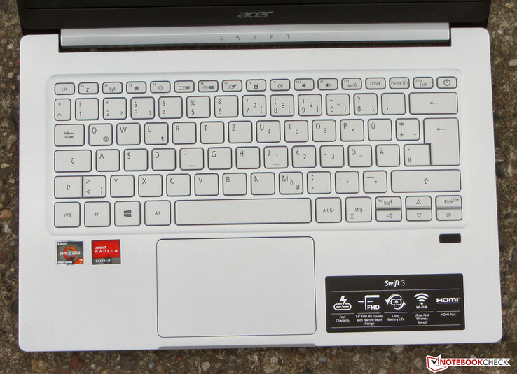 Un vistazo a la cubierta del teclado del Acer Swift 3 SF314-42.