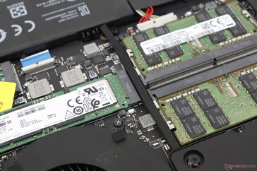 2 ranuras SODIMM que admiten hasta 64 GB como máximo