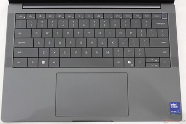 Teclado de celosía cero con un clickpad más tradicional