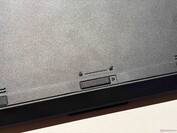 El panel inferior se desmonta fácilmente.