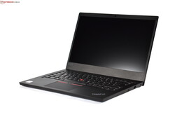 Review: Lenovo ThinkPad E14. La muestra de prueba suministrada por