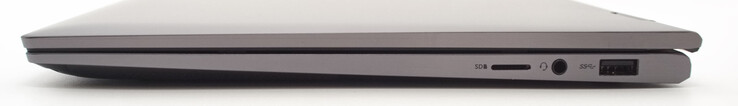 Derecha: lector de tarjetas microSD, toma de auriculares de 3,5 mm, USB tipo A