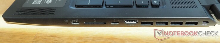 Lado derecho: USB-C 3.2 Gen 2 (incl. DisplayPort), lector de tarjetas, Thunderbolt 4, HDMI 2.1, bloqueo Kensington